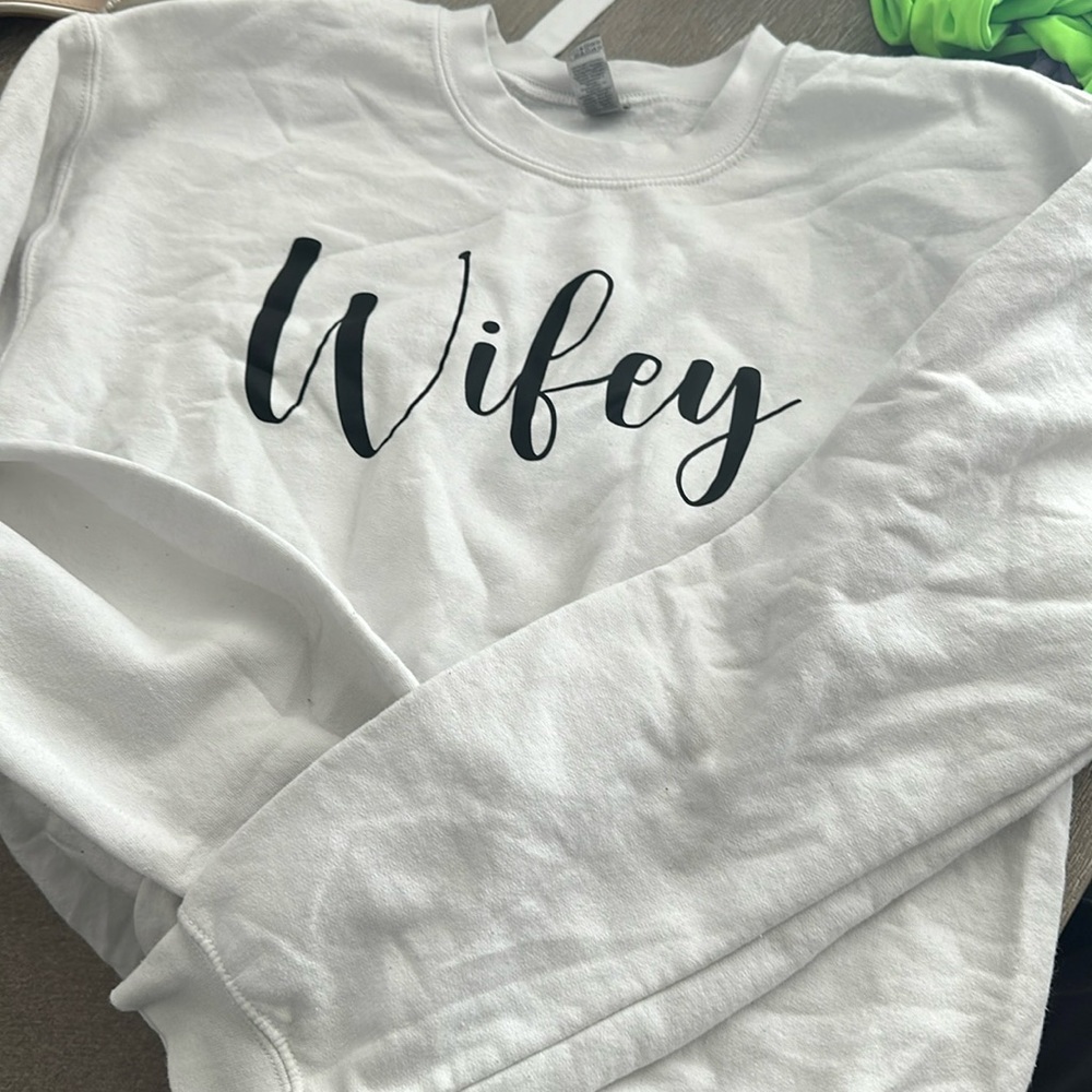 Wifey crewneck